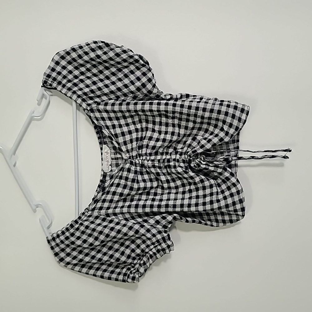 Black and white picnic crop top